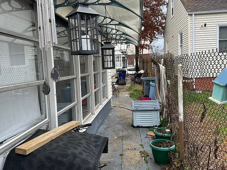 270 N One Street Ave — Photo 43