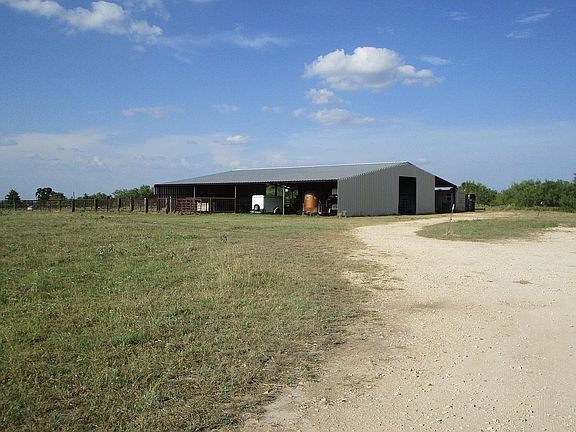 3rd image of 1570 County Road 125