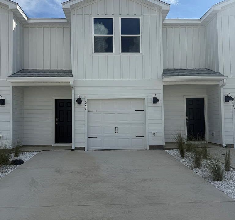 1st image of 264 Salt Creek Ln