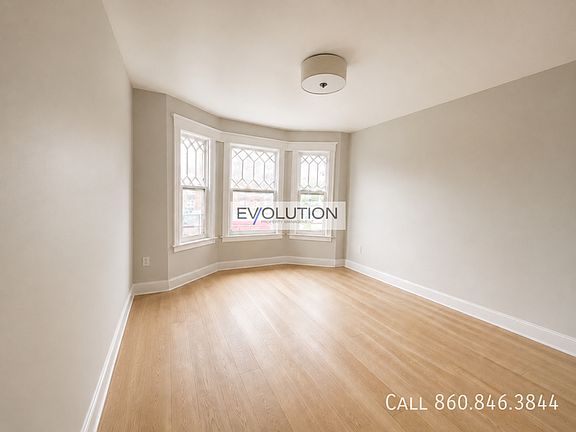 2nd image of 906 Park St #2W