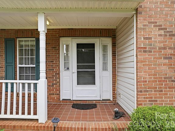3rd image of 5619 Hedgecrest Pl