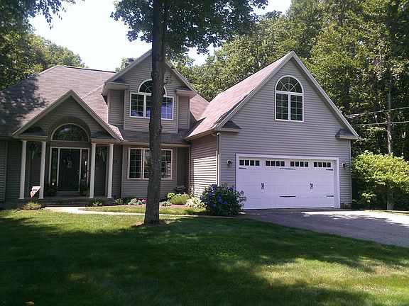 Bonus room over 2-car garage