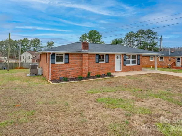 189 Sedgefield Dr, Forest City, NC 28043