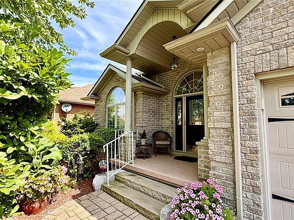 2nd image of 62 Sparrow Way