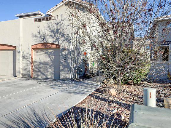 3rd image of 6908 Papaya St NE