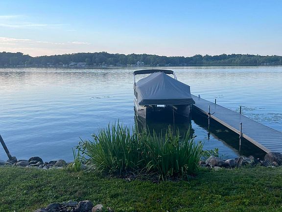 3rd image of 9222 Beech Dr