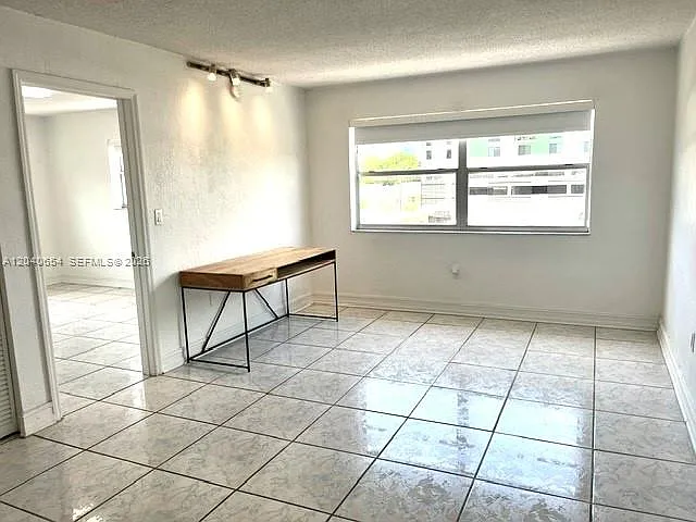 444 SW 4th St #404 — Photo 23