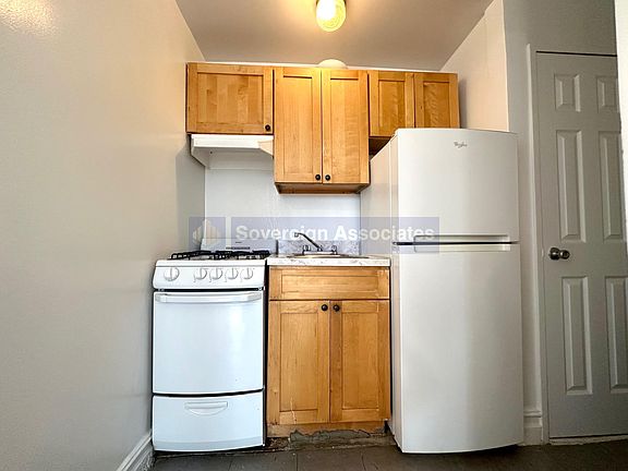 4th image of 936 W End Ave APT D12