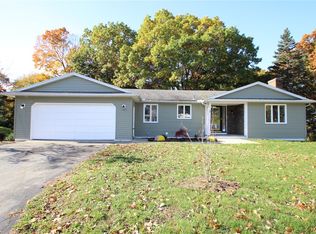3 Marks Hill Ln, Rochester, NY 14617