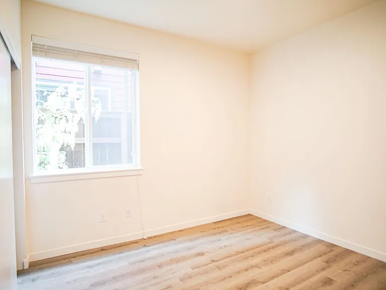 6015 S Virginia Ave #105 — Photo 7