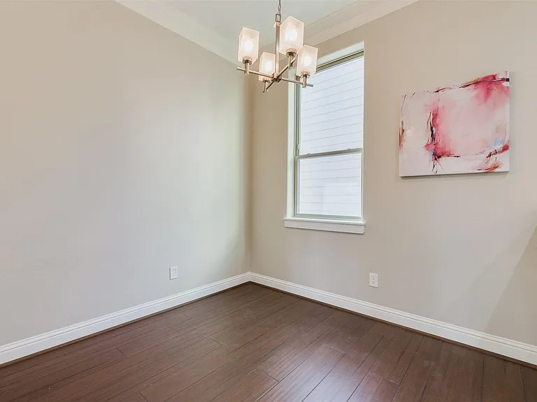 1244 W 26th St — Photo 12
