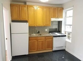 1141 38th St APT 1R, Brooklyn, NY 11218