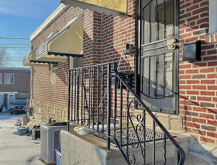 8164 Lister St — Photo 2