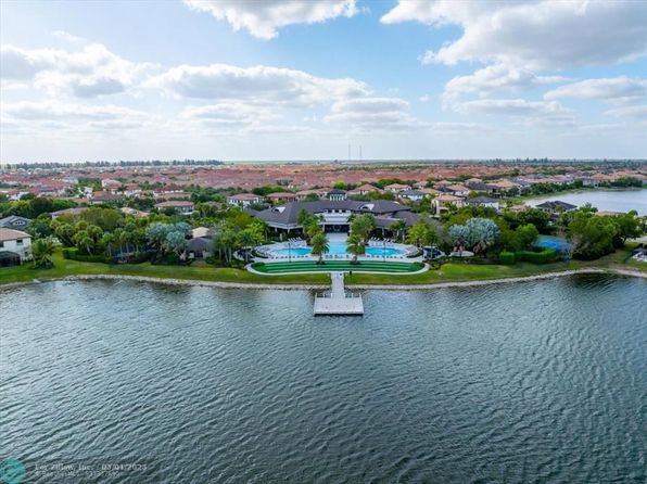 9010 E Watercrest Cir, Parkland, FL 33076