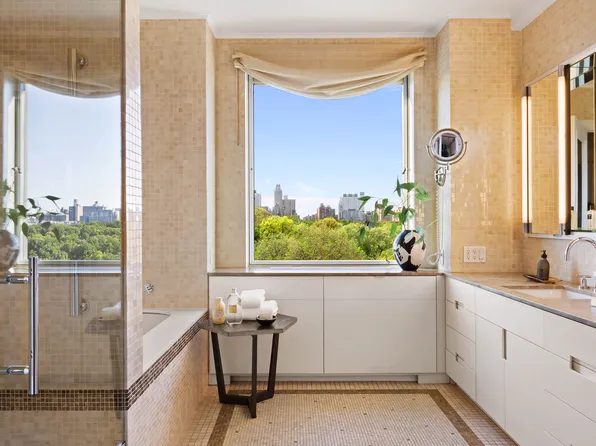 1158 Fifth Avenue image 10 of 17