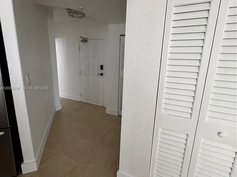 2301 SW 27th Ave #503 — Photo 8