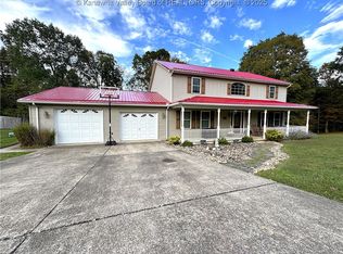 292 Winthrop Ln, Clendenin, WV 25045