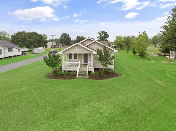 1112 Simon St, Vacherie, LA 70090