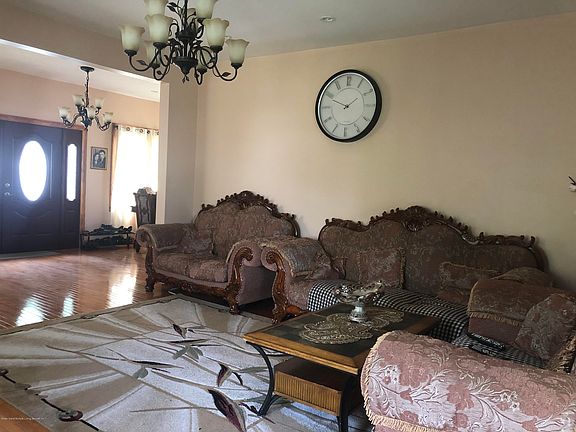 4th image of 151 Armstrong Ave