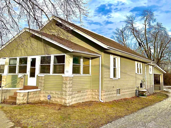 426 S Main St, Oakland City, IN 47660