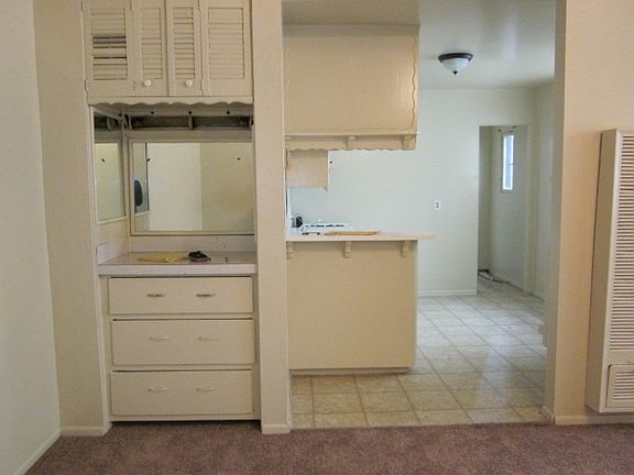 5th image of 646 1/2 Chestnut Ave #B