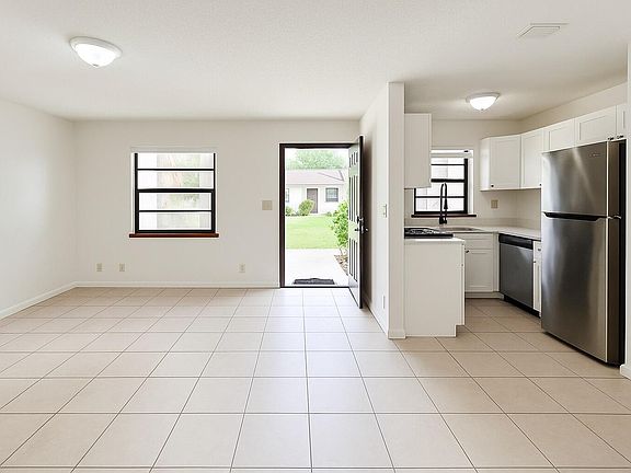 5th image of 1226 N Haverhill Rd #4