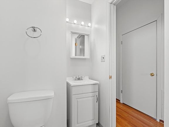 5th image of 2229 N Clybourn Ave APT 2