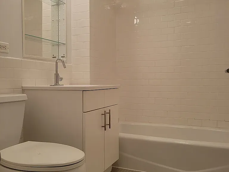 252 E 2nd St #4H — Photo 5
