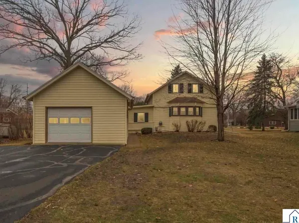 2201 Clare Dr, North Mankato, MN 56003