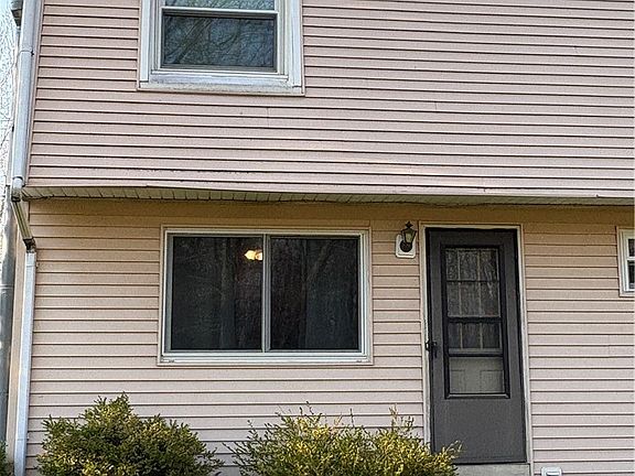 3rd image of 837B Beach Rd