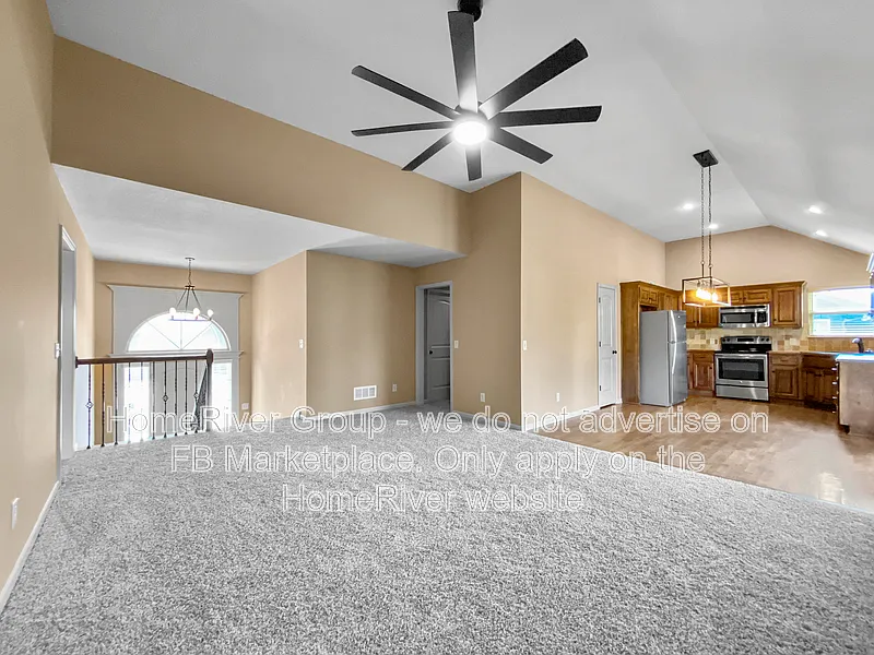 3 bed, 3.0 bath, 1808 sqft, $2,525 — Photo 4