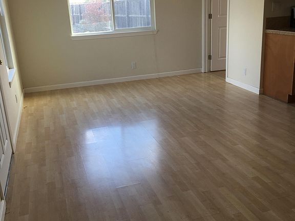 3rd image of 2660 Somerset Cir #B
