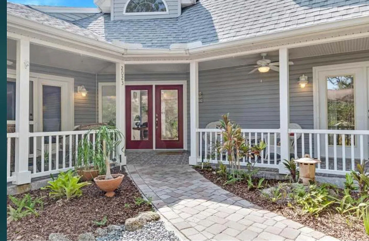 2023 S Flagler Ave — Photo 2