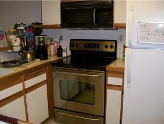 New GE stainless steel stove/oven