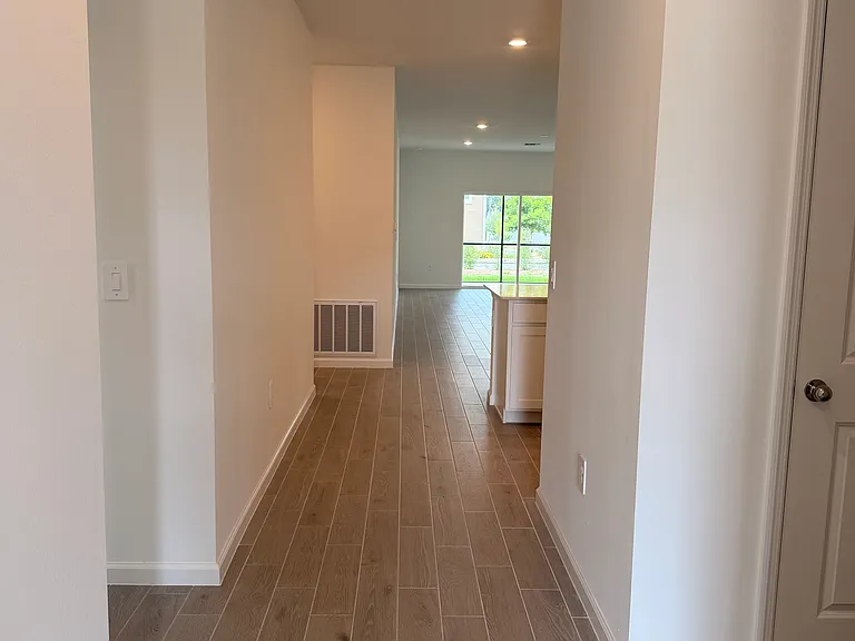8904 SW 69th Ter — Photo 3