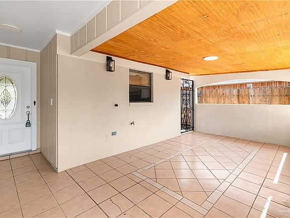 3rd image of 212 N 39th St