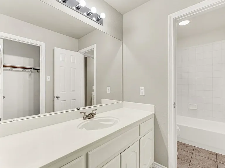 2810 Ashbury Dr #1 — Photo 34