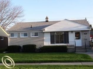 18220 Buckhannon St, Roseville, MI 48066