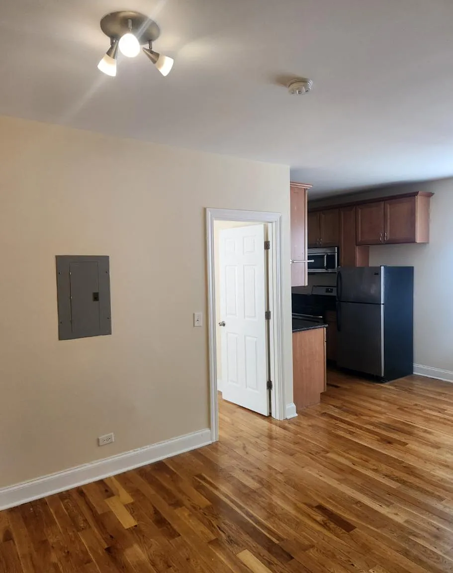4546 West George Street #3 — Photo 2