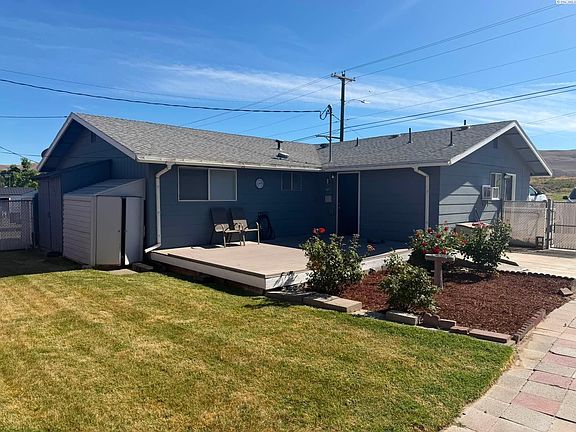 3rd image of 1114 Horne Dr