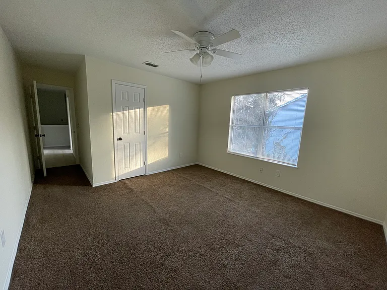 4thd bedroom