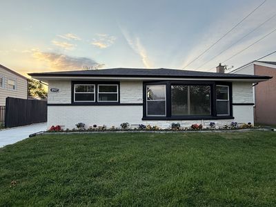 8927 N Merrill St, Niles, IL, 60714