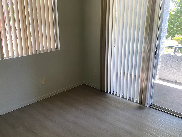 1131 S Russell Ave #22 — Photo 4