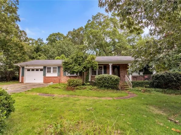 13 Bedford Ln, Taylors, SC 29687