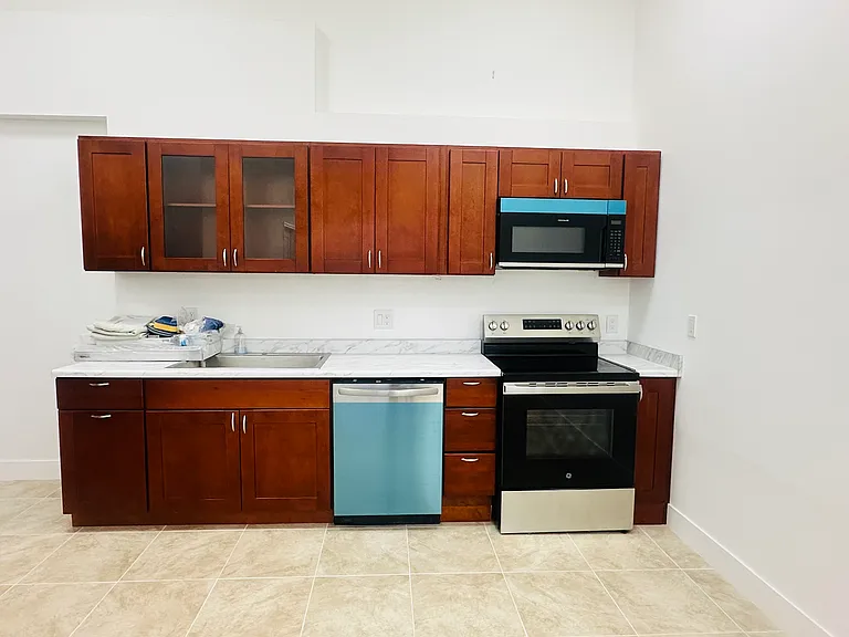 301 Grand Ave #106 — Photo 10