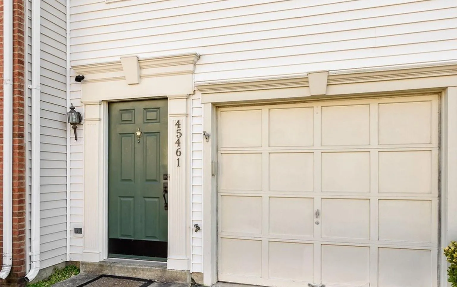 Welcome to 45461 Bluemont Junction Sq, Sterling, VA! — Photo 2