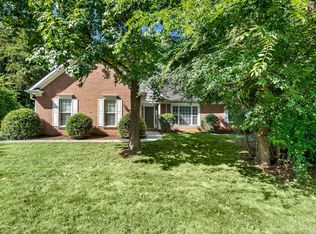 2803 Foxwood Rd, Charlotte, NC 28226