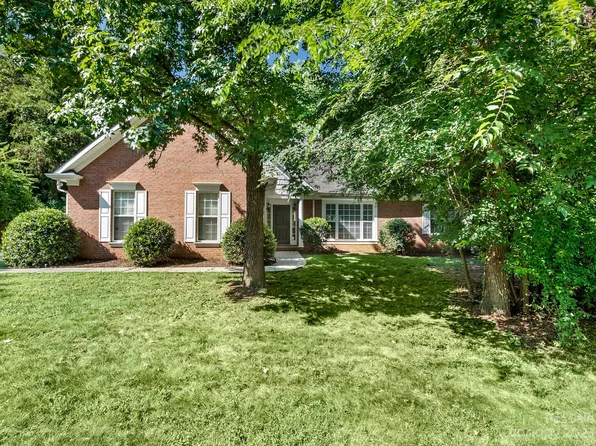 2803 Foxwood Rd, Charlotte, NC 28226