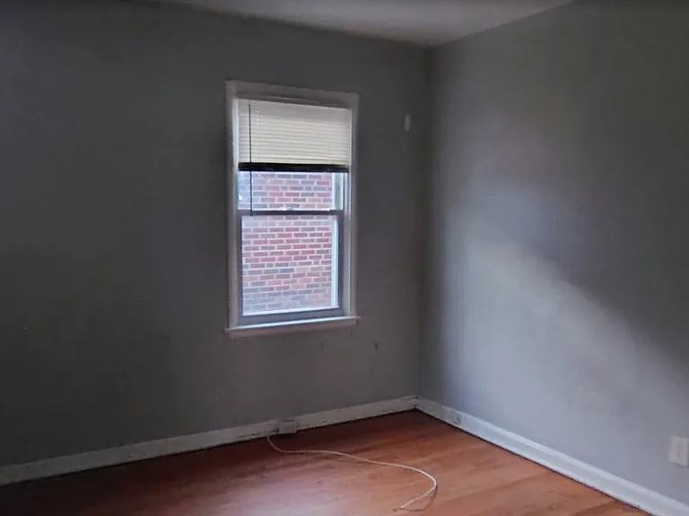 6404 Myron Ave — Photo 2