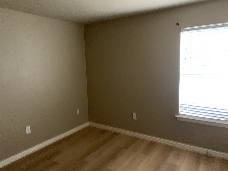 451 W Van Alstyne Pkwy — Photo 8